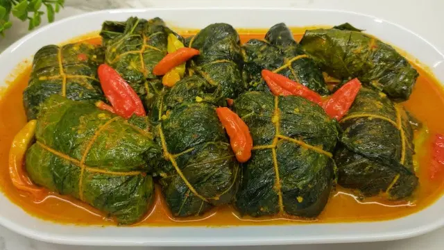 Bahan-bahan untuk Resep Buntil Daun Singkong Isi Teri