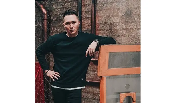 Potret 7 Artis Pria Usia 40-an Ini Tetap Terlihat Awet Muda, Makin Menawan