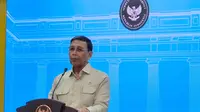 Penasihat Khusus Presiden Bidang Politik dan Keamanan, Wiranto usai menghadap Prabowo di Istana Kepresidenan Jakarta, Kamis (24/4/2025). (Liputan6.com/Lizsa Egeham)