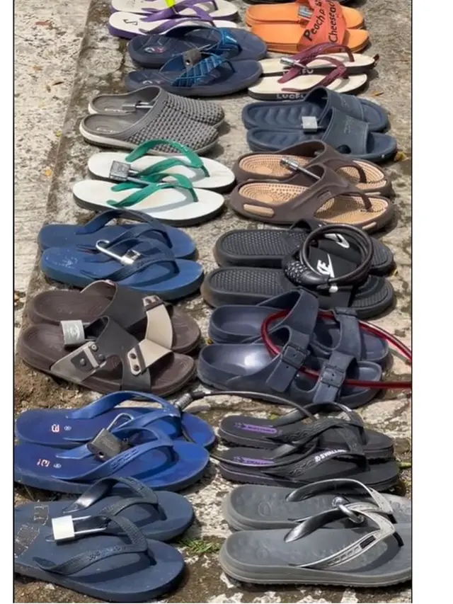 6 Potret Sandal Jepit Dipasang Gembok Anti Maling, Bikin Geleng Kepala