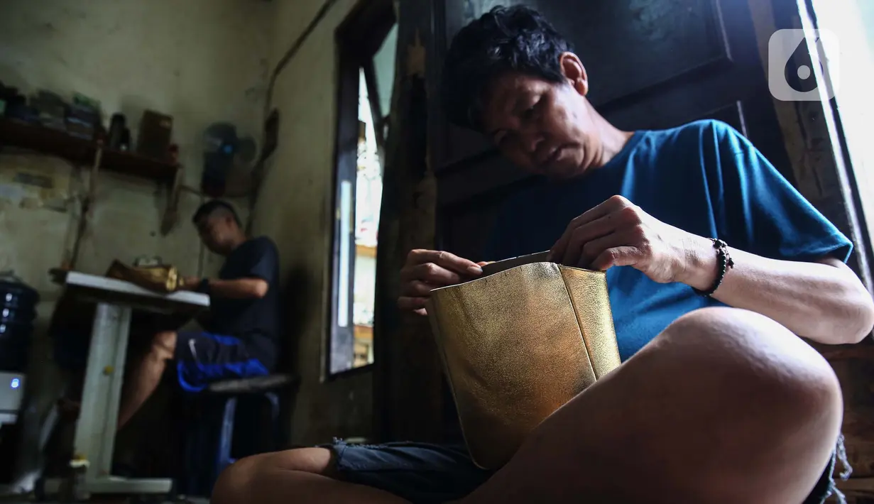 Membanjirnya produk impor murah membuat produk dalam negeri semakin tersisih dari persaingan pasar. (Liputan6.com/Angga Yuniar)