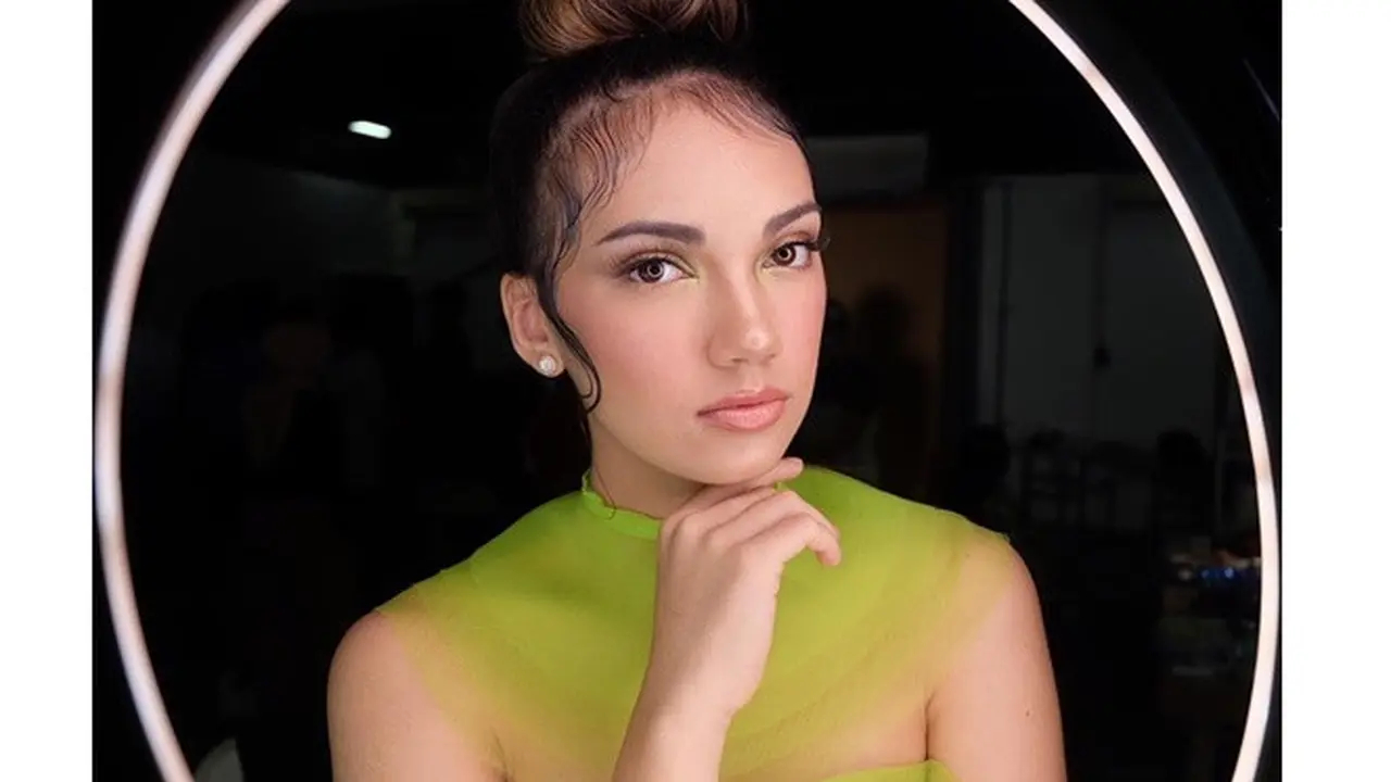 5 Potret Terbaru Haico Van der Veken dengan Gaya Rambut Berponi, Cantik