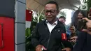 Mantan staf khusus Menteri Agama periode 2019-2024, Yaqut Cholil Qoumas, Ishfah Abidal Aziz alias Gus Alex berjalan meninggalkan Gedung Merah Putih Komisi Pemberantasan Korupsi (KPK), Jakarta, Senin (26/1/2026). Hari ini, Senin (26/1/2026), Komisi Pemberantasan Korupsi (KPK) memanggil staf khusus Menteri Agama periode 2019-2024, Yaqut Cholil Qoumas, Ishfah Abidal Aziz alias Gus Alex. (Liputan6.com/Helmi Fitrhiansyah)