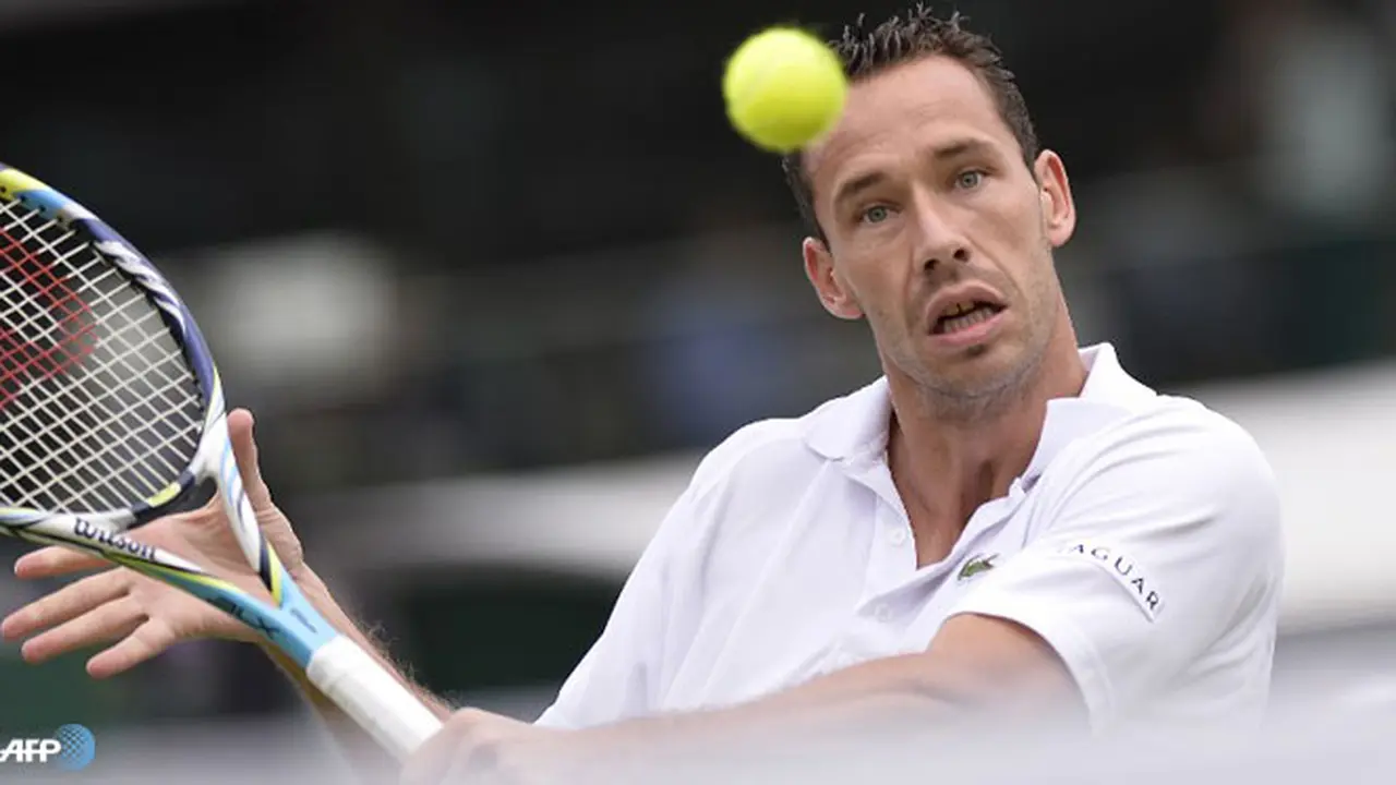 michael-llodra-130627b.jpg