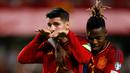 Pemain Spanyol Alvaro Morata (kiri) merayakan bersama Nico Williams usai mencetak gol ke gawang Siprus yang kemudian dianulir pada pertandingan sepak bola Grup A Kualifikasi Euro 2024 di Granada, Spanyol, Selasa (12/9/2023). (AP Photo/Fermin Rodriguez)