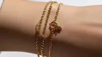 Lebih Baik Beli Dua Gelang Ringan atau Satu yang Lebih Mewah? Simak Dulu Ini