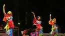 Delegasi seniman Mesir memeriahkan acara Festival of Nations di Jalan Dago, Bandung, Minggu (26/4//2015). Acara ini menjadi ajang pertukaran budaya antarnegara Asia Afrika. (Liputan6.com/Herman Zakharia) 