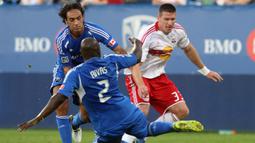 Alessandro Nesta. Bek tengah yang menghabiskan 17 tahun bersama Lazio dan AC Milan ini memutuskan berlaga di MLS bersama Montreal Impact, mulai 2012 hingga 2013. Ia total tampil dalam 31 laga di MLS. Ia pensiun bersama kub India Chennaiyin FC pada Januari 2015. (AFP/Getty Images/Richard Wolowicz)