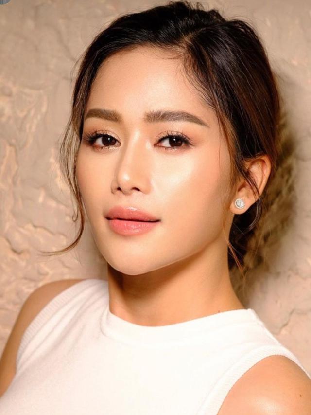 YouTuber Farida Nurhan