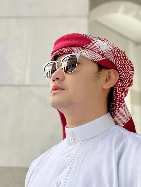 <p>"Kita ngapain lama-lama. kalau memang ada yang baik, yang bisa diajak berumah tangga, terima kita apa adanya, kita juga terima dia. Terus sevisi dan semisi, enggak pernah aneh-aneh. bukan dari kalangan atas juga," katanya. [Instagram/anggawijaya88]</p>