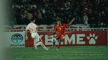 Striker Timnas Indonesia U-19, Dimas Adi beraksi melawan Vietnam dalam laga terakhir Grup A Piala AFF U-19 2026 di Stadion Utama Sumatra Utara, Deli Serdang, Minggu (7/6/2026). (Bola.com/Hery Kurniawan)