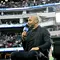Legenda sepak bola asal Prancis, Thierry Henry, kini aktif sebagai pundit sepak bola dunia. (Frederic J. Brown / AFP)