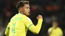 Selebrasi striker Timnas Brasil U-20, Marcos Leandro setelah mencetak gol kedua Brasil ke gawang Timnas Italia U-20 pada laga Grup D Piala Dunia U-20 2023 di Malvinas Argentinas Stadium, Mendoza, Argentina, Minggu (21/5/2023). (AFP/Andres Larrovere)