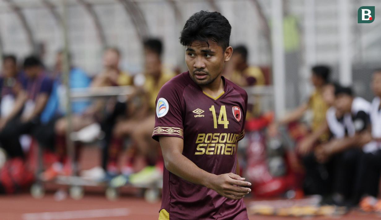 Bek PSM Makassar, Asnawi Mangkualam, saat melawan Kaya FC-Iloilo pada laga penyisihan Grup H Piala AFC di Stadion Madya, Jakarta, Selasa (10/3/2020). Kedua tim bermain imbang 1-1. (Bola.com/M Iqbal Ichsan)