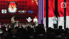 Calon Wakil Presiden nomor urut 3 Mahfud Md, Calon Wakil Presiden nomor urut 1 Muhaimin Iskandar dan Calon Wakil Presiden nomor urut 2 Gibran Rakabuming Raka (kiri ke kanan) saat debat keempat Pemilu 2024 di Jakarta Convention Center (JCC), Jakarta. (Liputan6.com/Angga Yuniar)