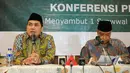 Sekjen PBNU, Helmy Faishal Zaini saat menggelar konferensi pers penetapan 1 Syawal 1437 H, Jakarta, Senin (5/7). Keputusan PBNU selaras dengan pemerintah yang menetapkan 1 Syawal 1437 H jatuh pada Rabu 6 Juli 2016. (Liputan6.com/Helmi Afandi)