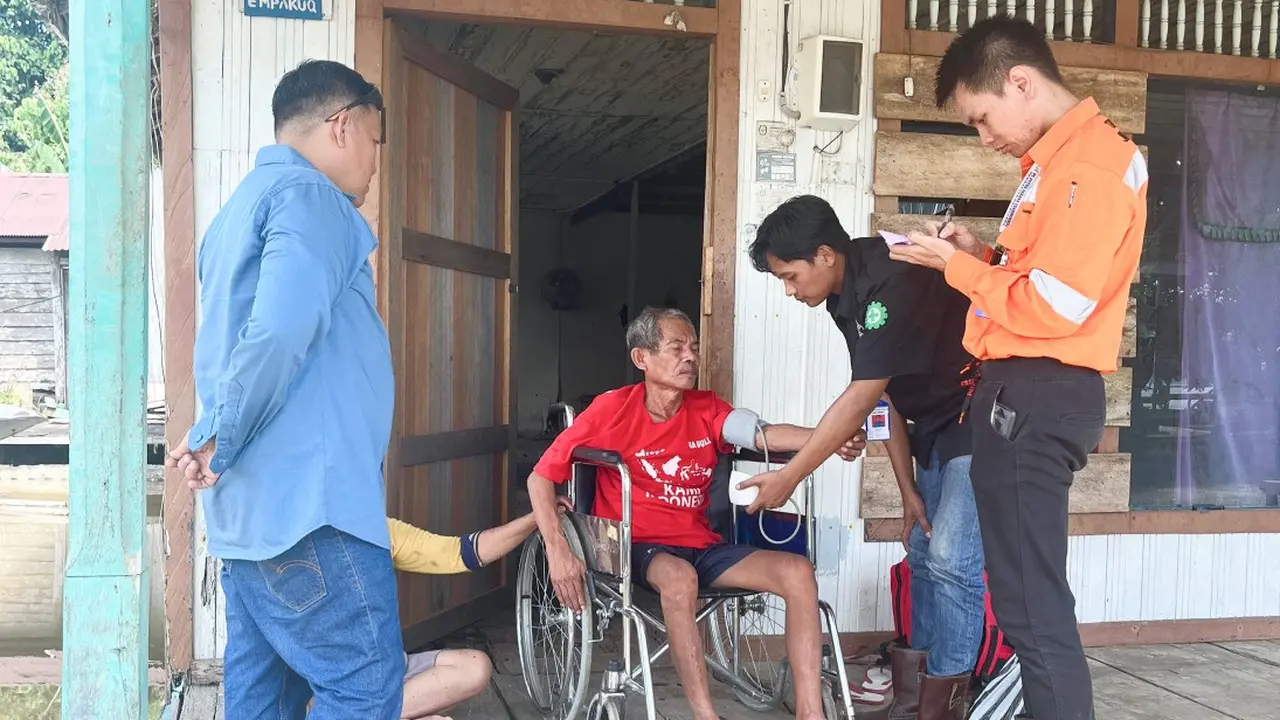 Bantuan Kebutuhan Pokok ke Warga Terdampak Banjir di 4 Kecamatan Kutai Barat.