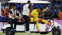 Cristiano Ronaldo saat ditarik keluar pada pertandingan final Liga Champions Arab di mana klubnya Al Nassr sukses mengalahkan Al Hilal. (AFP)