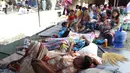 Warga berlindung di lapangan balai kota, Provinsi Sarangani, Filipina, Rabu 10 Juni 2026. (AP Photo/Basilio Sepe)