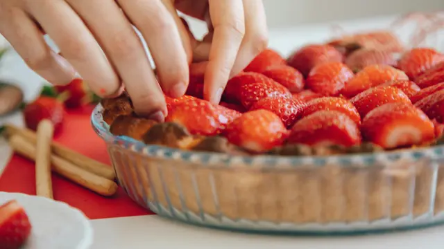 Cara Membuat Strawberry Cheese Pie