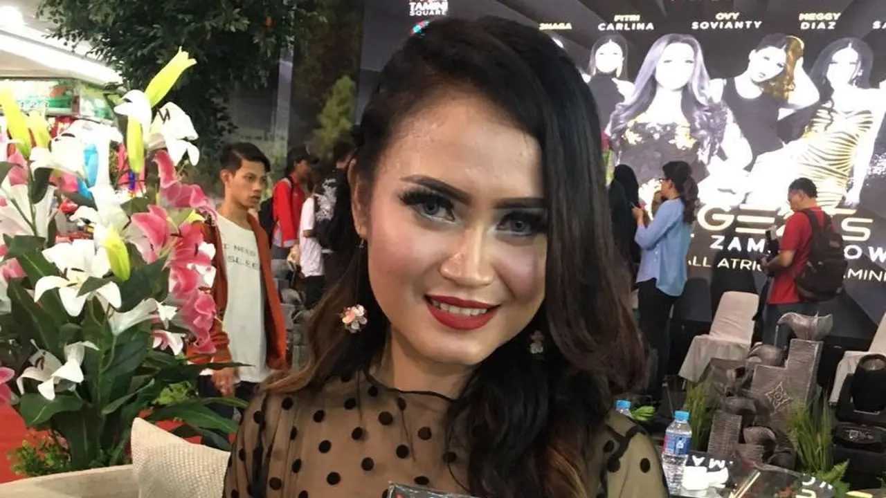 Velline Ratu Begal baru saja menelurkan single berjudul Ketagihan.