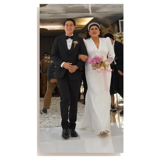 6 Momen Pernikahan Regina Ivanova dan Lucky Jayadi, Penuh Kebahagiaan