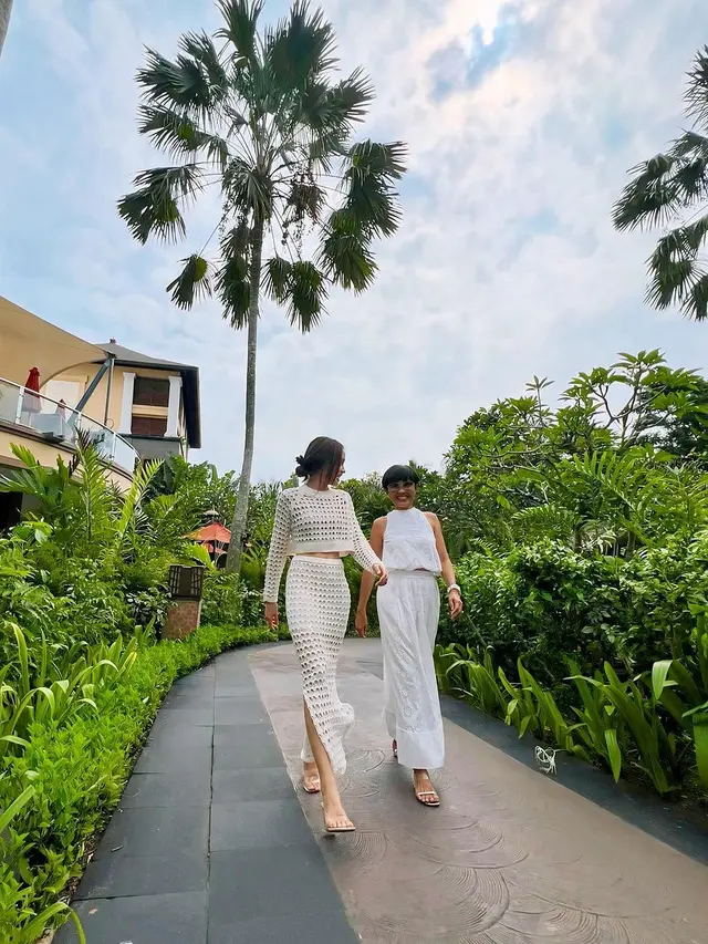 Cinta Laura Lebaran di Bali (Instagram/herdianak)