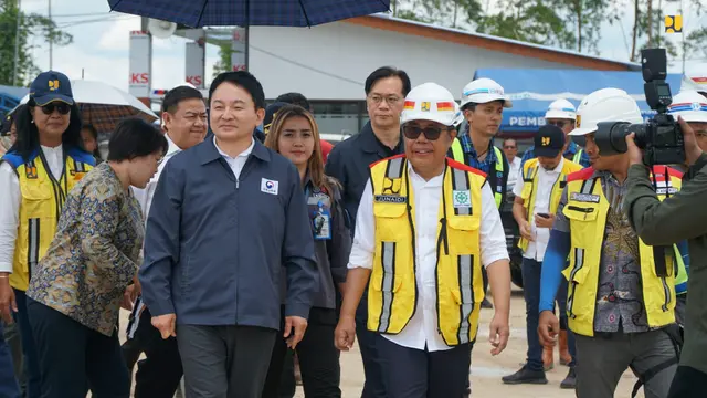 Menteri Pertanahan, Infrastruktur dan Transportasi Korea Selatan Won Hee-Ryong mengunjungi lokasi pembangunan di kawasan Ibu Kota Negara, atau IKN Nusantara