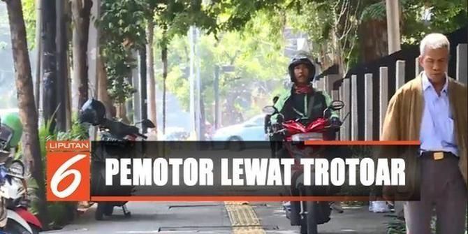 Kala Pemotor yang Terobos Trotoar di Jakarta Makin Merajalela