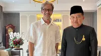 Desainer Didiet Maulana merancang beskap yang dipakai Jusuf Kalla saat menerima penghargaan tertinggi dari kaisar Jepang. (dok. Didiet Maulana)