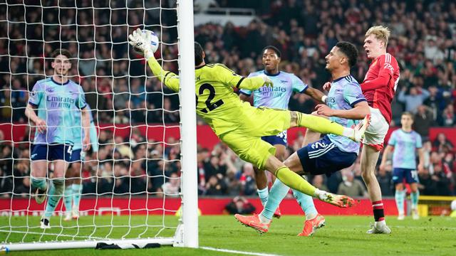 Foto: Laga Manchester United vs Arsenal Berjalan Sengit, Declan Rice Buyarkan Kemenangan MU