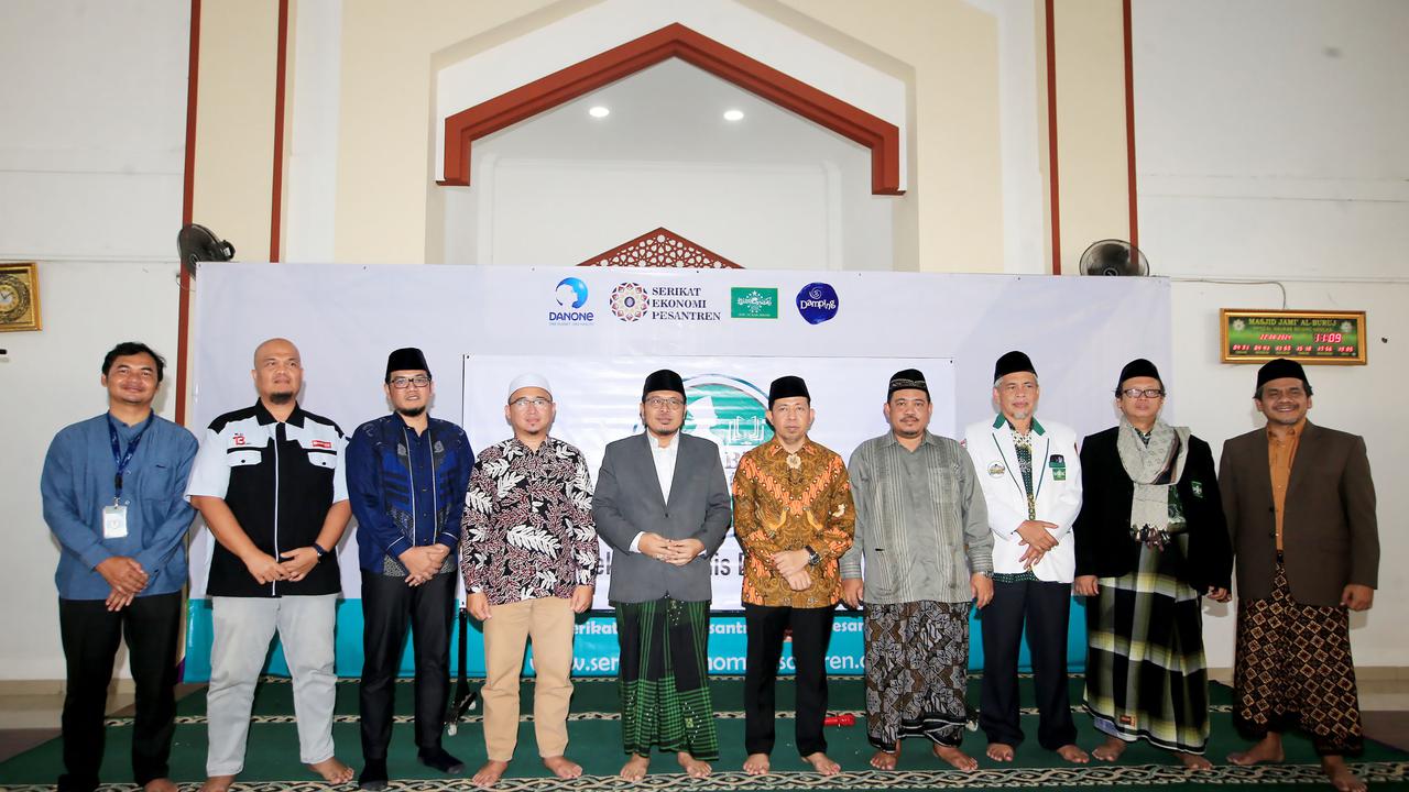 Danone Indonesia menggandeng Yayasan Sinergi Ekosistem Pesantren (SEP) bekerjasama dengan Rabithah Ma'ahid Islamiyah Nahdlatul Ulama (RMI NU) Kabupaten Bogor meluncurkan Program Sekolah Bisnis Pesantren (SBP).