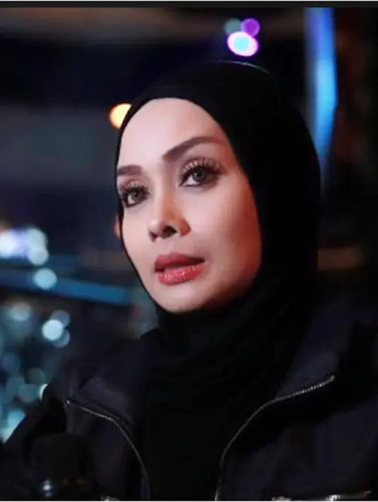 Peraih Presenter Olahraga Terfavorit Panasonic Awards 2014 itu pernah mengalami kegagalan rumah tangga dengan Rully Johan. Rumah tangga yang dibina sekitar tiga tahun itu, ia merasakan banyak yang tidak sesuai dengan harapannya. (Instagram/terryputri)