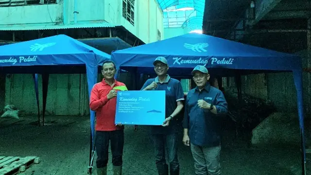 Kementerian Perdagangan menyalurkan bantuan 100 unit tenda