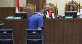 Terdakwa kasus dugaan korupsi jual beli gas antara PT PGN dengan PT IAE, Hendi Prio Santoso usai menjalani sidang pembacaan putusan di Pengadilan Tipikor, Jakarta, Kamis (20/8/2026). (KLY/ Arie Basuki)