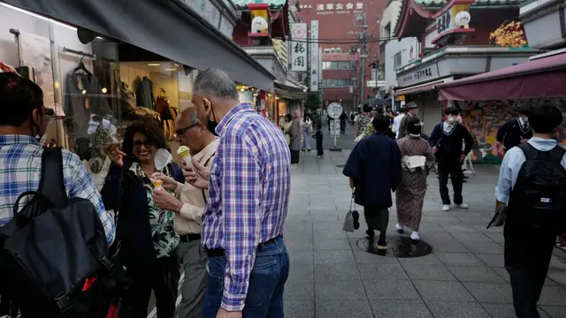 Jepang Cabut Pembatasan Wisatawan, Turis Asing Kembali Kunjungi Distrik Asakusa Tokyo