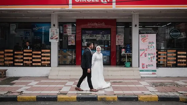 Jelang Pernikahan, Ini 8 Potret Prewedding Terbaru Kesha Ratuliu dan Adhi Permana