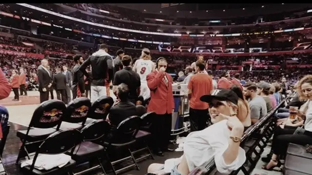 Agnez Mo Nonton Pertandingan NBA