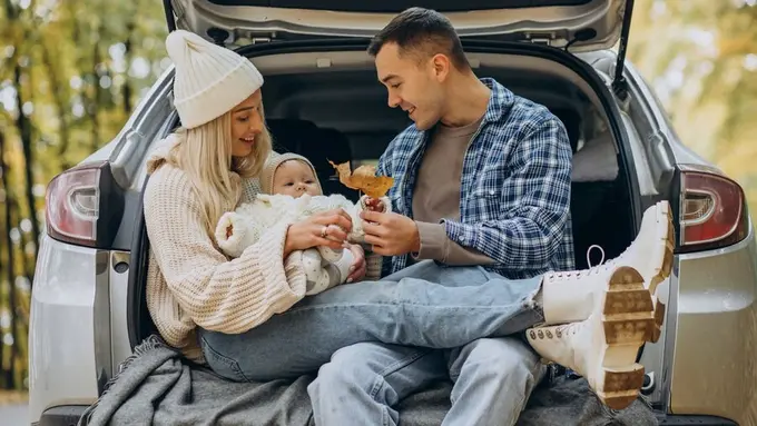 Road trip with baby (Foto Dok: Freepik/senivpetro)