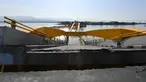 Salah satu landmark Kota Palu, Jembatan Kuning yang ambruk akibat gempa dan tsunami di Sulawesi Tengah, Rabu (3/10). Jembatan kuning ini merupakan jembatan lengkung pertama di Indonesia. (AFP PHOTO / ADEK BERRY)