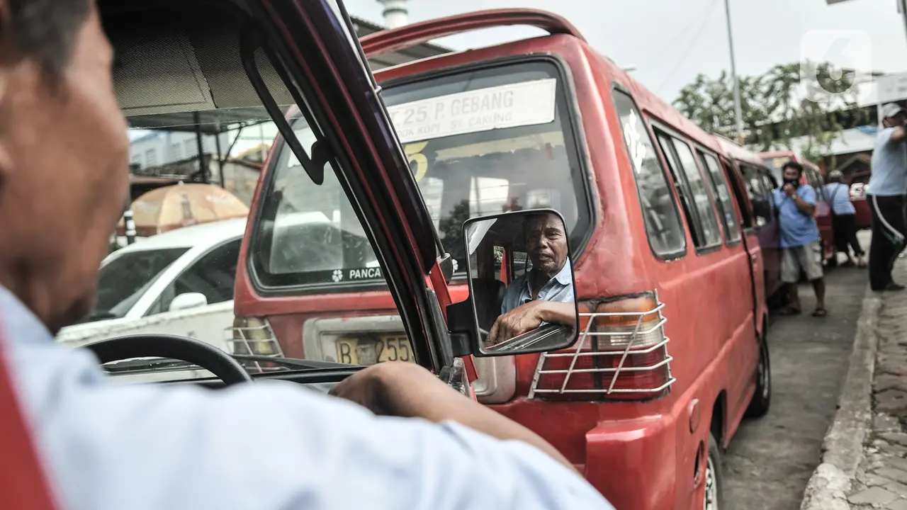 Angkot Non-Jak Lingko Dilanda Sepi Penumpang