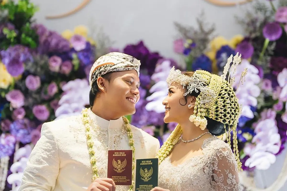 6 Potret Rizky Febian dan Mahalini Sah Menikah, Pamer Cincin Usai Akad