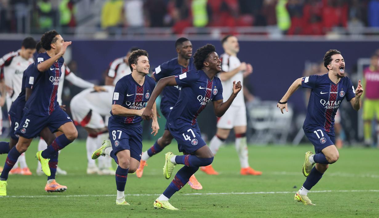 PSG menjadi juara setelah menaklukkan Flamengo lewat drama adu penalti pada Kamis (18/12/2025) dini hari WIB. (AP Photo/Hussein Sayed)