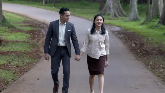 [Bintang] Orang Ketiga