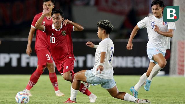 Foto: Momen Menarik saat Timnas Indonesia U-23 Melawan Chinese Taipe, Ada yang Kasih Ucapan Selamat Ultah untuk Marselino Ferdinan