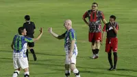 Tak mau kalah, Gianni Infantino juga mencetak gol. Ia bahkan mencatatkan brace alias dua gol. (Bola.com/M Iqbal Ichsan)