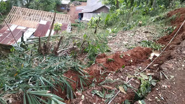 Banjir dan longsor terjadi di Banyumas akibat cuaca ekstrem. (Foto: Liputan6.com/BPBD Banyumas/Muhamad Ridlo)