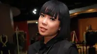 Kocak, Fitri Tropika Bandingkan Dirinya dengan Dian Sastro