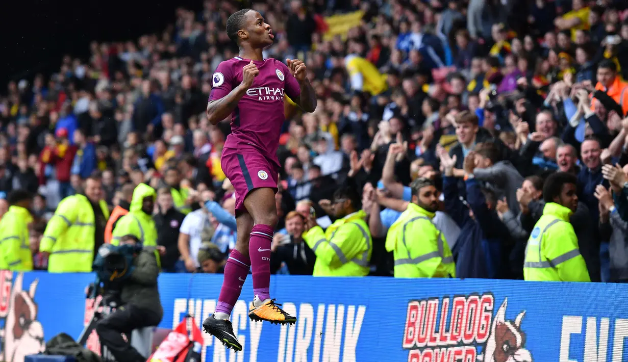 Selebrasi Raheem Sterling  usai membobol gawang Watford. (AFP/Ben Stansall)