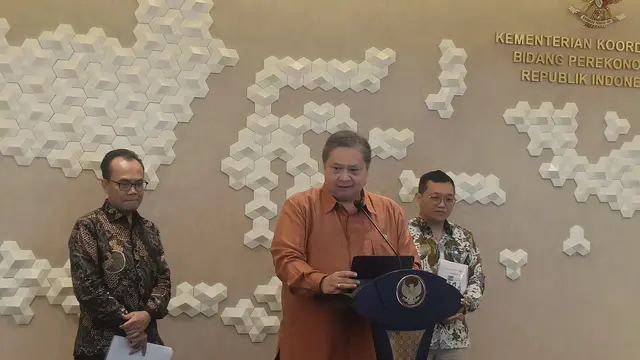 Ditanya Soal Gaji ke-13 dan 14 PNS Dihapus, Menko Airlangga Lempar ke Sri Mulyani